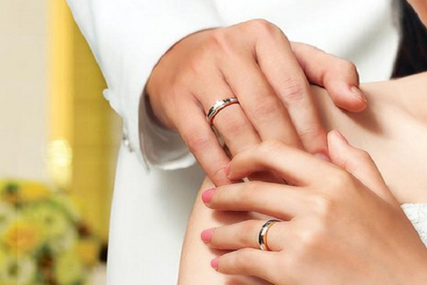 Nhẫn cưới bị gãy là điềm gì? Cách bảo quản nhẫn cưới luôn bền mới - CELEB Wedding