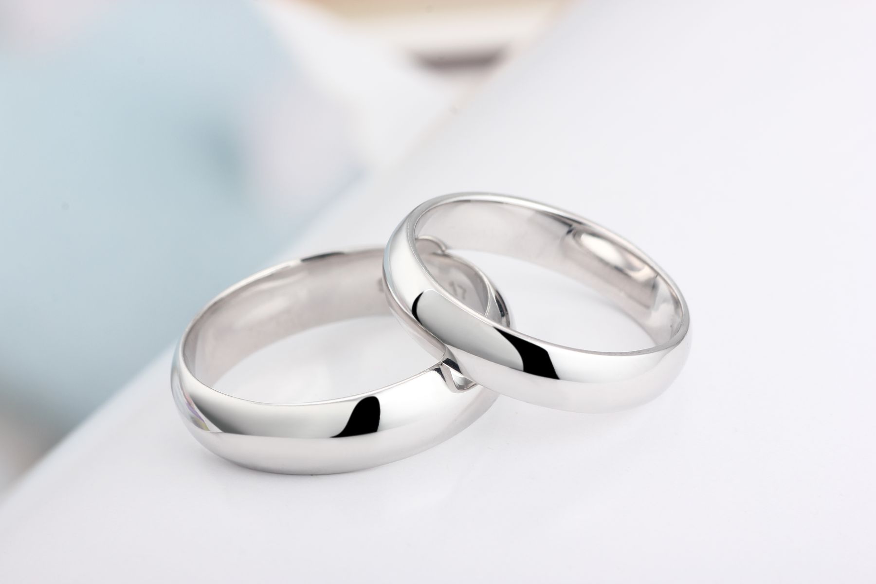 Nhẫn cưới bằng bạc