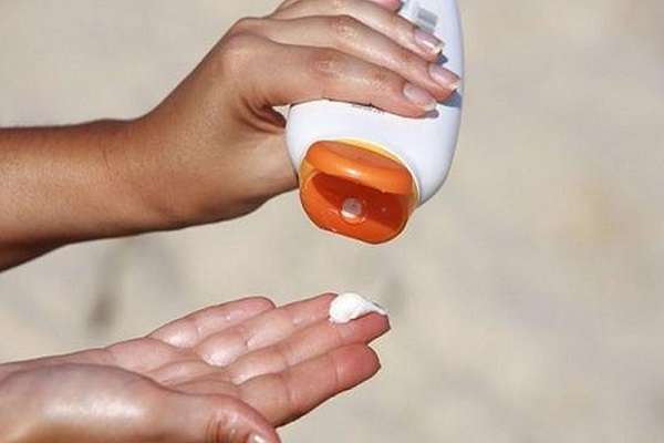 Kem chống nắng giúp bảo vệ da chống các tác nhân gây hại